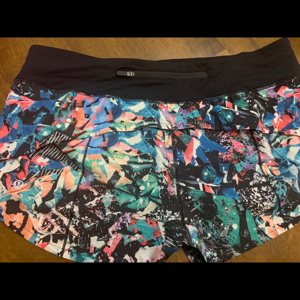 Lululemon Speed Up Shorts - Picture 2 of 5